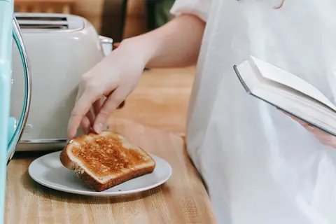 One Select ceases to trade